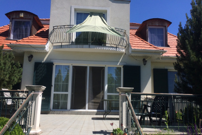 ház kivülről 3.kép.