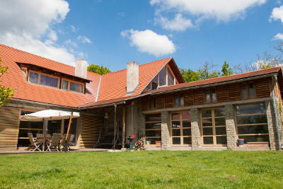 ház kivülről 3.kép.